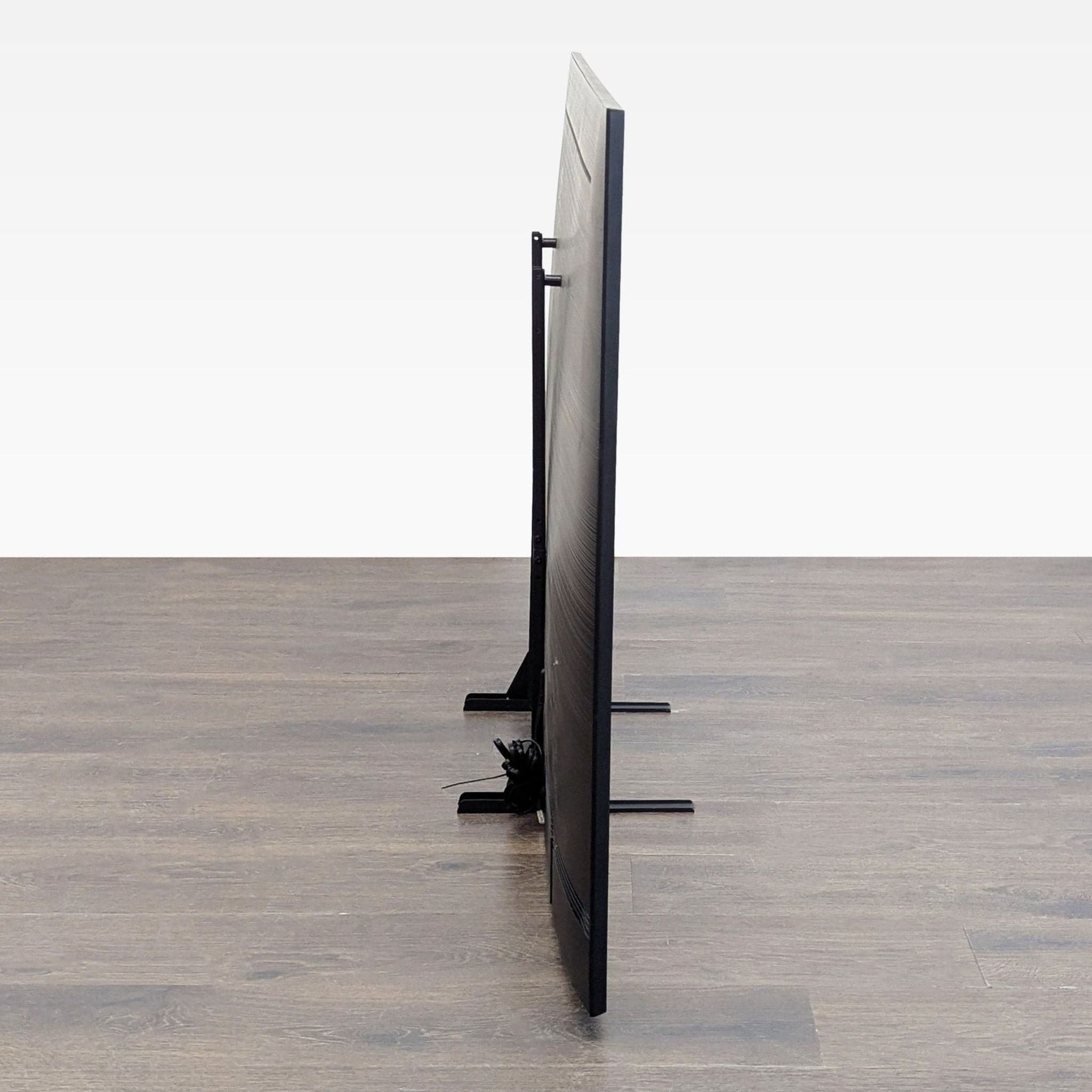 Samsung 65-Inch 4K Ultra HD Smart TV - Excellent Condition - Thumbnail 8