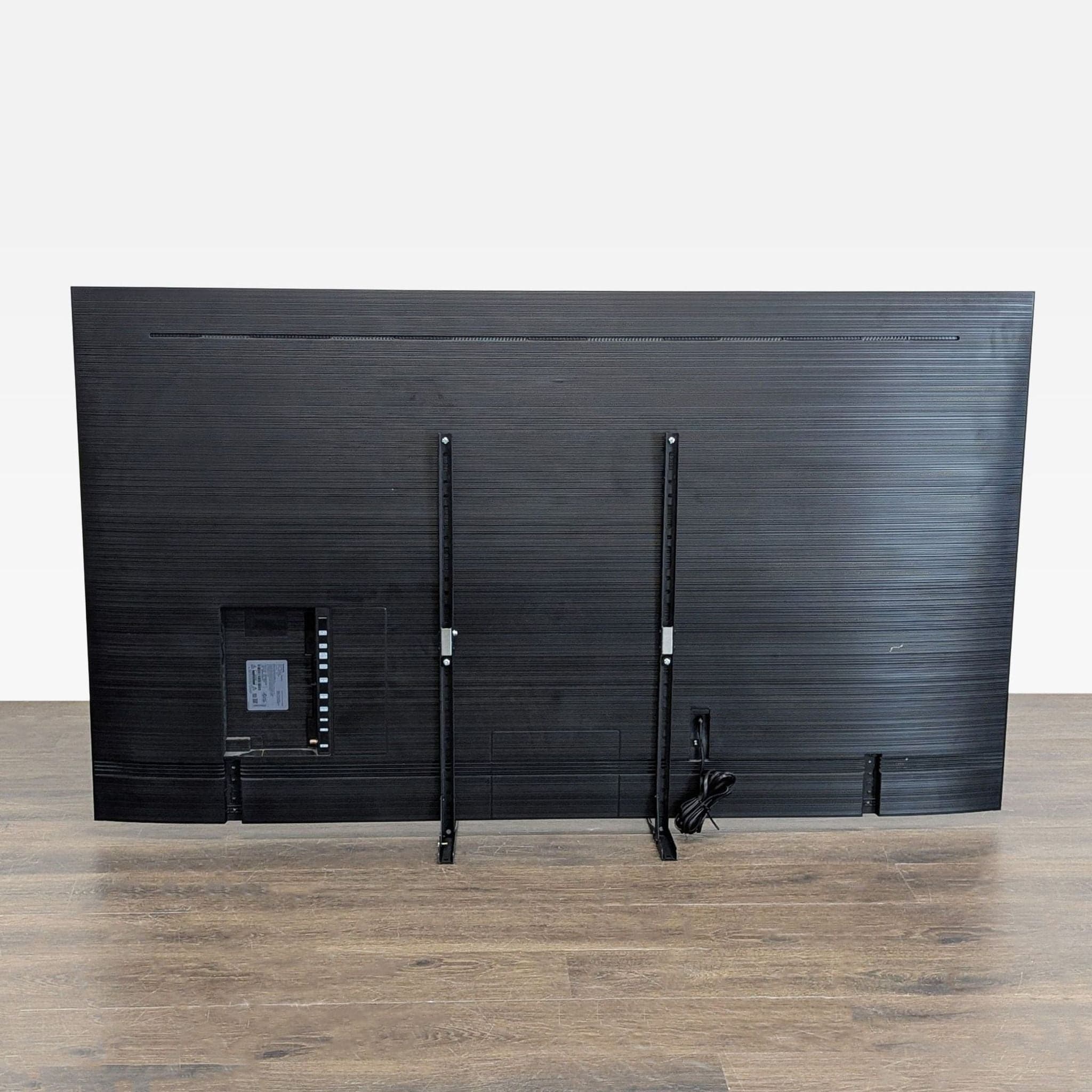 Samsung 65-Inch 4K Ultra HD Smart TV - Excellent Condition - Thumbnail 5