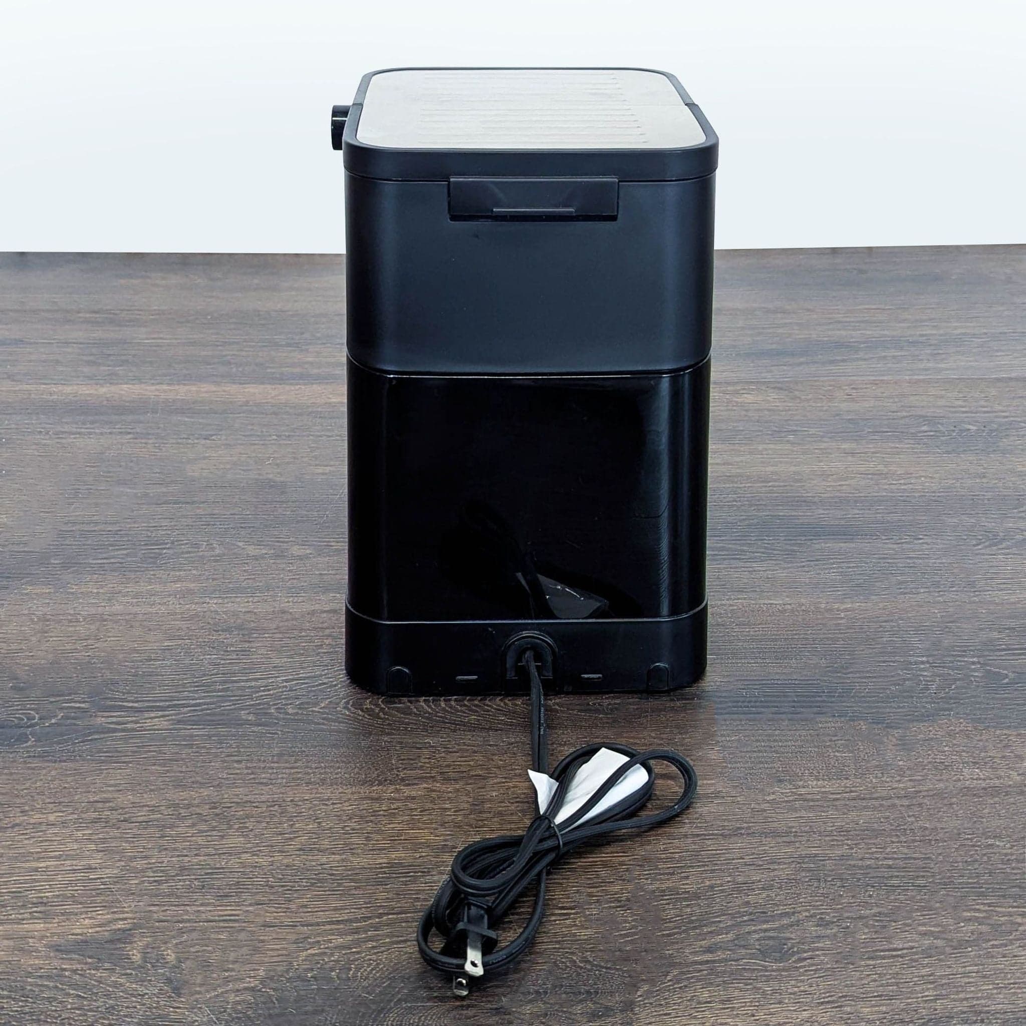 DeLonghi Espresso and Cappuccino Coffee Maker with Steam Wand - Black - Thumbnail 4