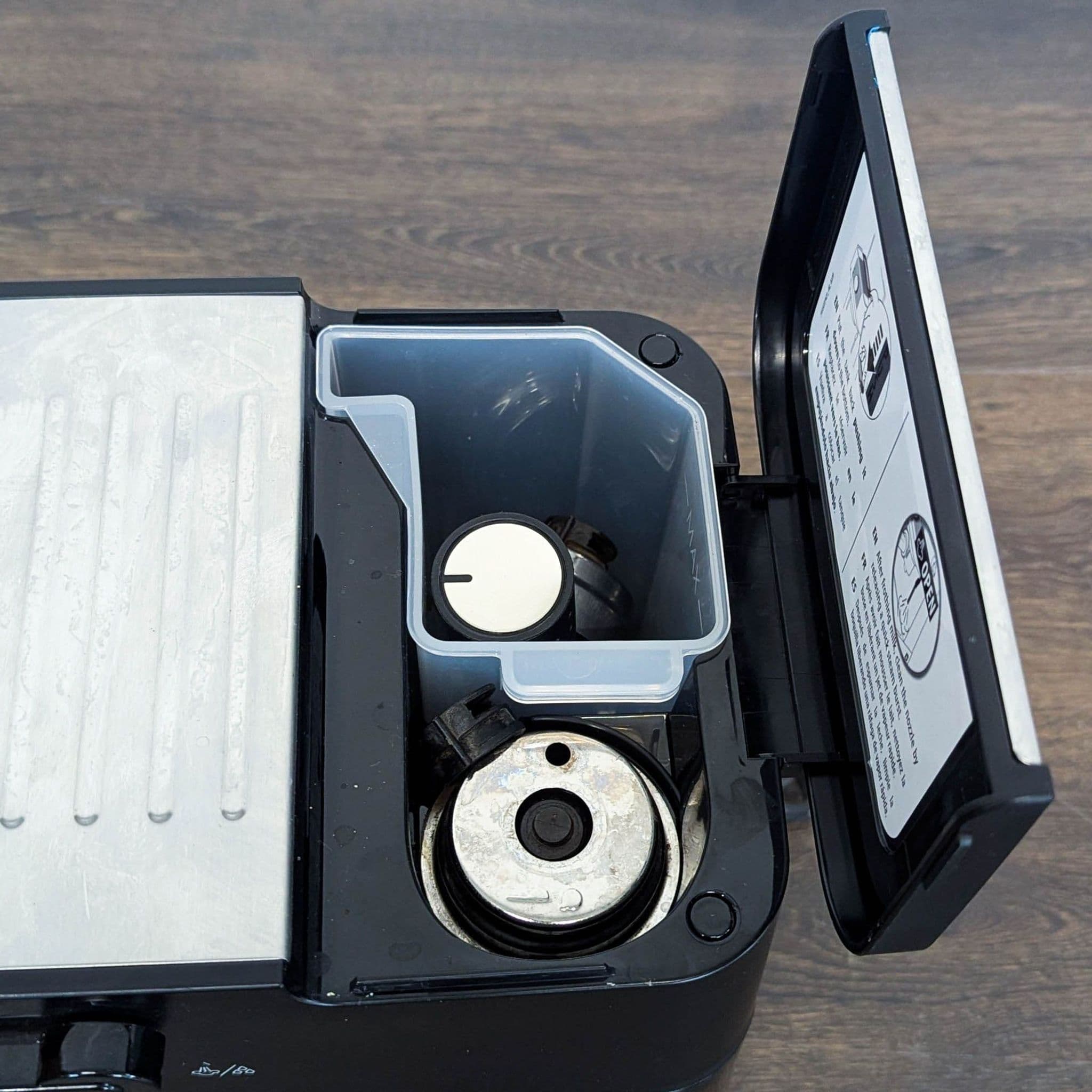 DeLonghi Espresso and Cappuccino Coffee Maker with Steam Wand - Black - Thumbnail 7