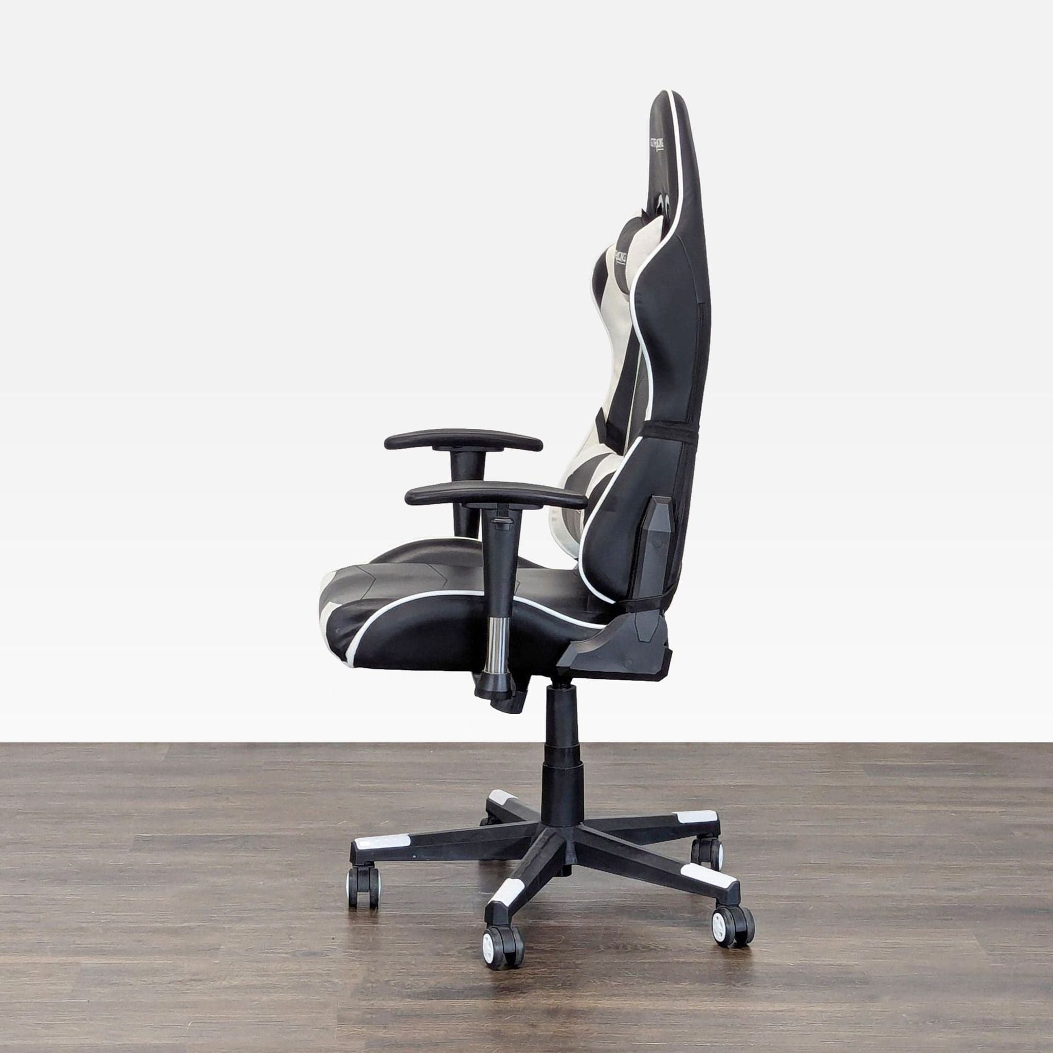 GTRacing GT099 Black and White Ergonomic Gaming Chair with Adjustable Armrests - Thumbnail 9
