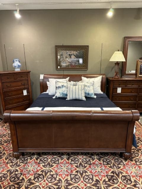 Ashley Wood King Sleigh Bed - Thumbnail 3