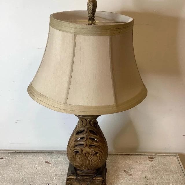 Carved Ornate Table Lamp - Thumbnail 4