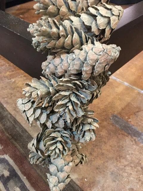 *NEW* Green Pinecone Short Garland - Image 1