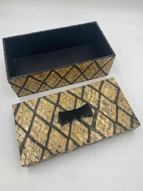 Decorative Shell Box with Lid - Thumbnail 2