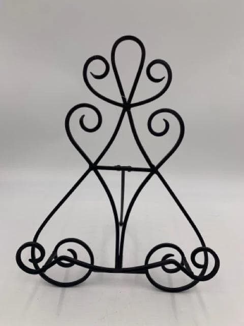 Curly Metal Display Plate Stand - Image 1