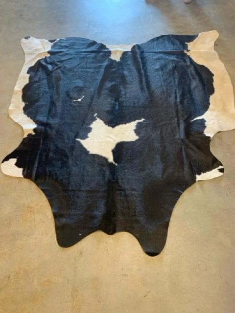 *NEW* 6'x6' Black & White Cowhide - Image 1