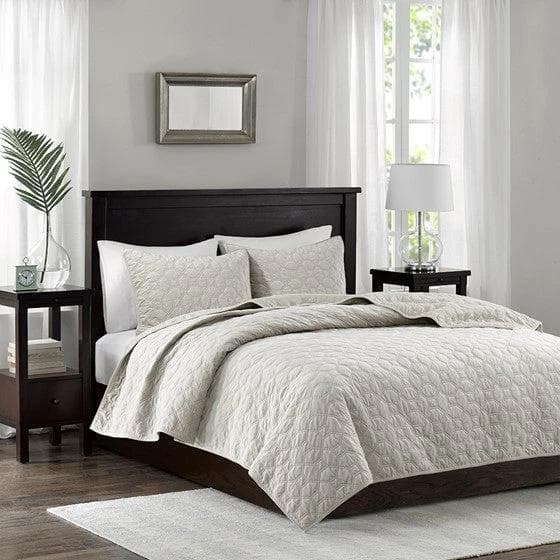*NEW* Harper 3-Piece Ivory Velvet Quilt Set King/Cal King - Image 1