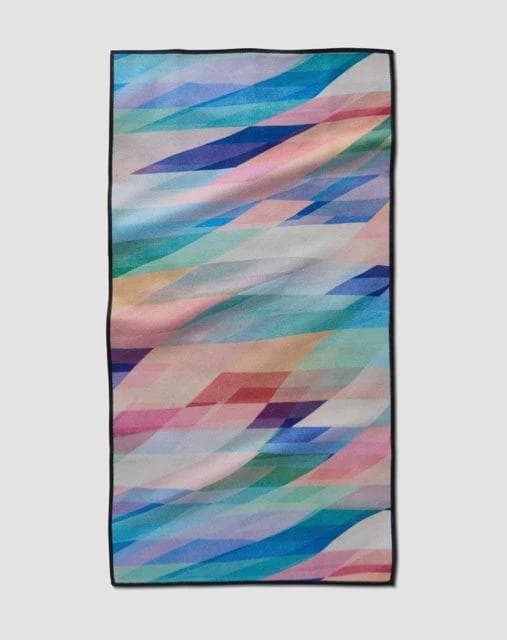 *NEW* Geometry Eventide Fitness Towel - Image 1