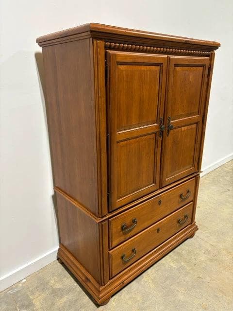 Wynwood Media Cabinet With 2 Doors - Thumbnail 2