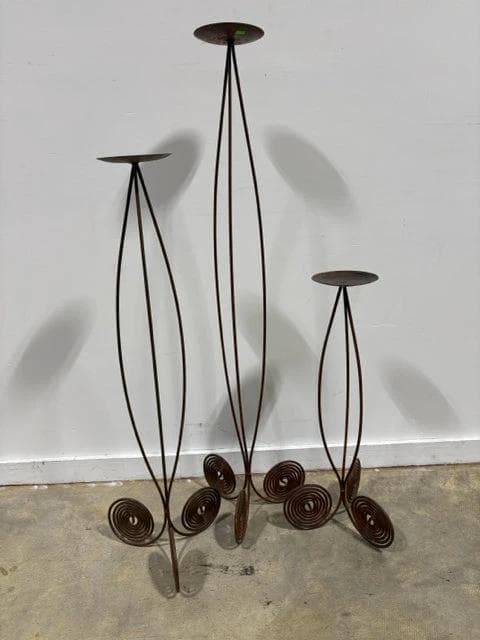 Set of 3 floor Candleholder(s) With Swirl Base - Image 1
