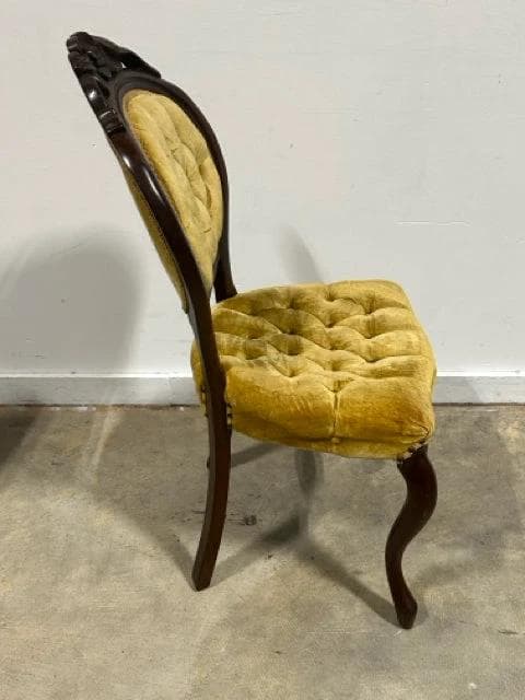 Victorian-Style Balloon Back Yellow Tufted Velvet Side Chair - Thumbnail 2
