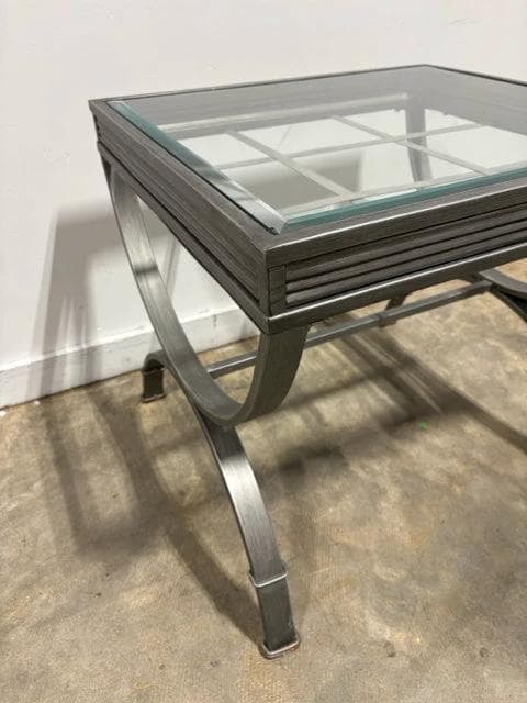Silver Metal Lattice End Table With Beveled Glass Top - Thumbnail 2