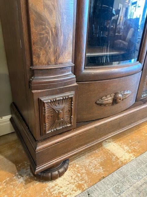 Antique Dark Wood Carved Cabinet With Three Doors And Glass Front - Thumbnail 3