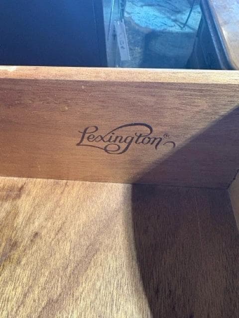 Lexington Antique Oak Dresser With Mirror - Thumbnail 5