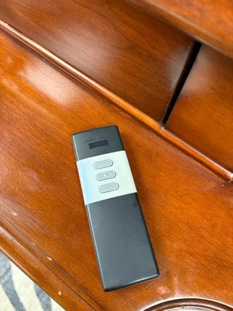 Signature Furniture Electronic Entertainment Credenza with Remote - Thumbnail 3