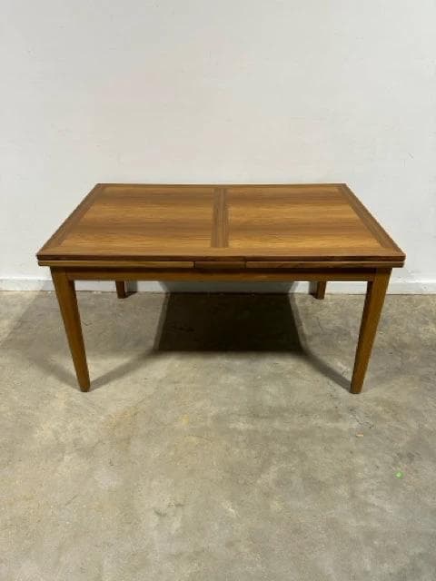 Light Wood Grain Extension Dining Table - Thumbnail 2