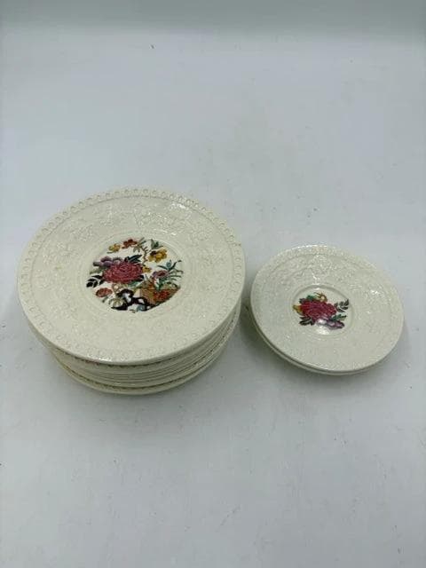 Set Of Wedgwood Bullfinch Wellesley China With 2 Saucers And 10 Dessert Plates - Thumbnail 2