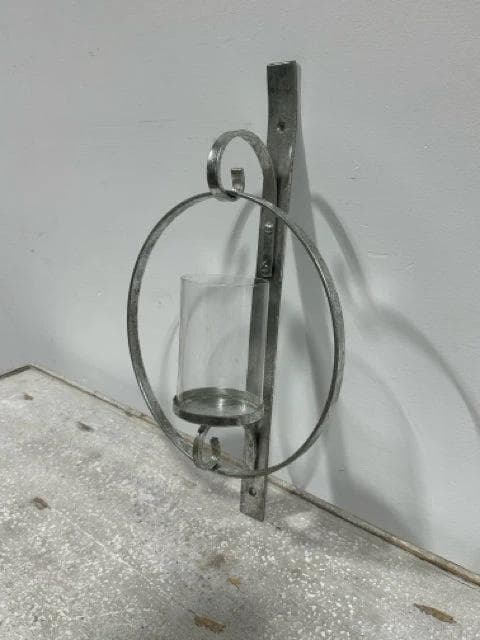 Kate And Laurel Silver Wall Mount Candleholder(Hurricane Included) - Thumbnail 2