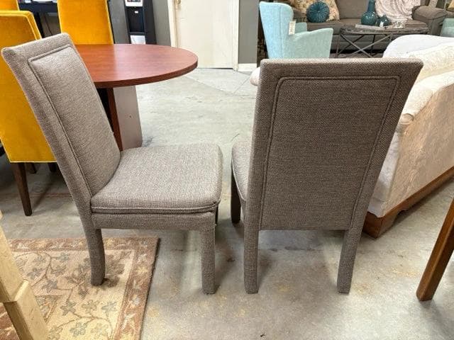 Set Of 2 Grey Upholstered Dining Chairs With Padded Seats - Thumbnail 3