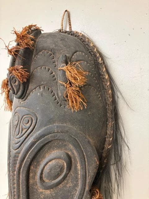 Antique Papua New Guinea Ceremonial Gable Wood Mask with Carousel Bird Feathers - Thumbnail 2