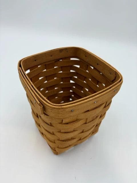 Small Longaberger Basket - Image 1