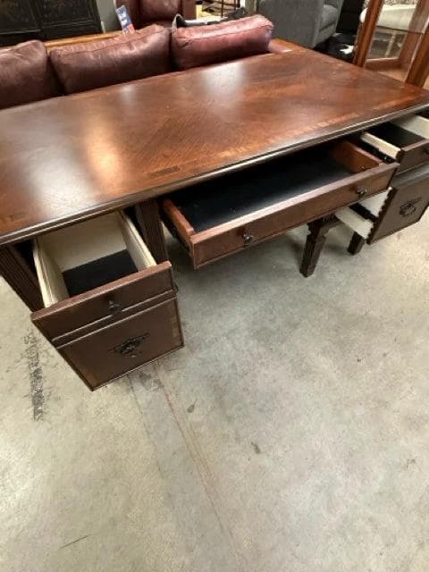 Ashley Hamlyn Office Desk - Thumbnail 3