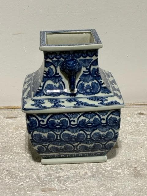 Blue And White Elephant Handles Vase - Thumbnail 2