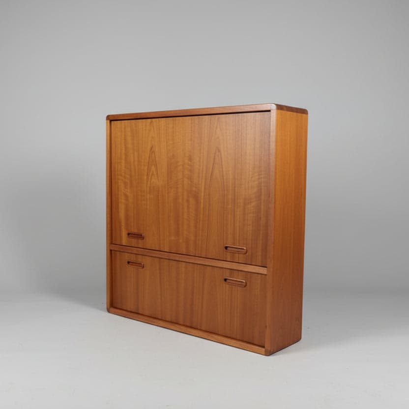 Mid Century Modern Teak Cabinet/TV Cabinet/Dry Bar DH250-1 - Thumbnail 3