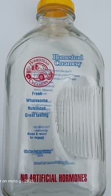 Homestead Creamery 64 fl. oz. Clear Glass Milk Bottle Burnt Chimney VA - Thumbnail 5