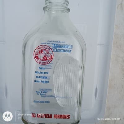 Homestead Creamery 64 fl. oz. Clear Glass Milk Bottle Burnt Chimney VA - Thumbnail 7