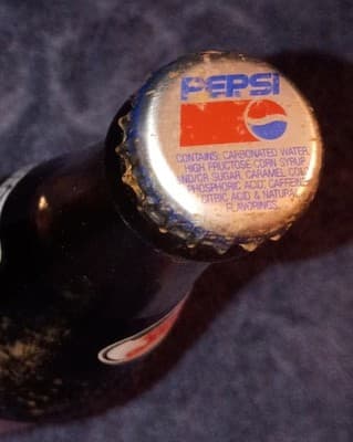 Pepsi Replica Bottles Limited Edition 12 fl. oz 1940s-1950s w/ Original Caps Se… - Thumbnail 3