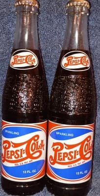 Pepsi Replica Bottles Limited Edition 12 fl. oz 1940s-1950s w/ Original Caps Se… - Thumbnail 6