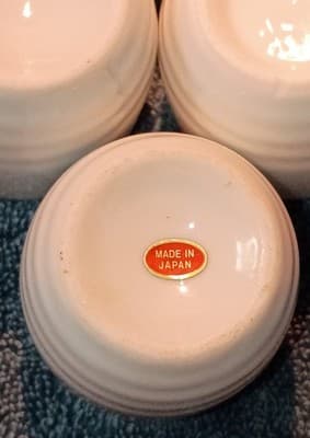 Set of 4 White Ribbed Ceramic Saki Cups Glazed Round Made in Japan - Thumbnail 4