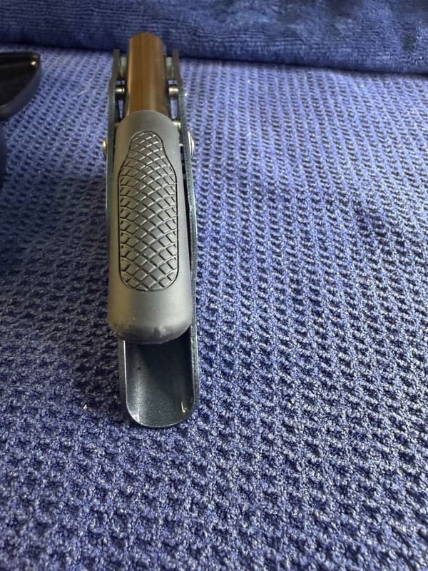 Shiny Model-EM Handheld Embosser Seal Press with Plastic Carrying Case - Thumbnail 5