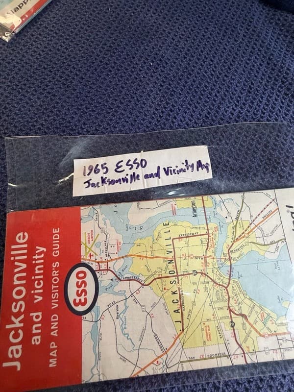 Vintage 1965 Esso Jacksonville and Vicinity Map and Visitor's Guide - Thumbnail 2
