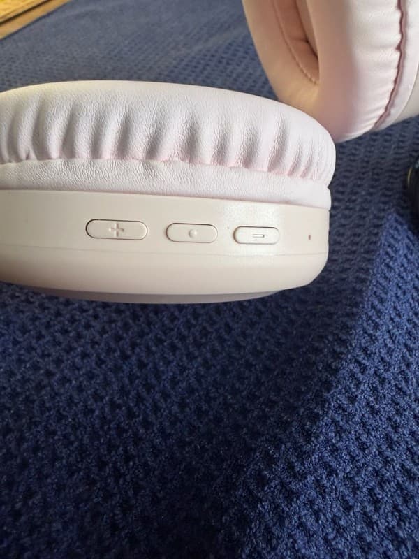 Lenovo TH30 Wireless Bluetooth Foldable Headphones - Pink - Thumbnail 3