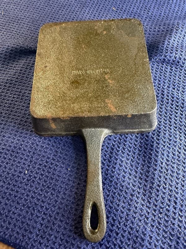Small Square Cast Iron Mini Skillet 5.5 Inch - Thumbnail 4