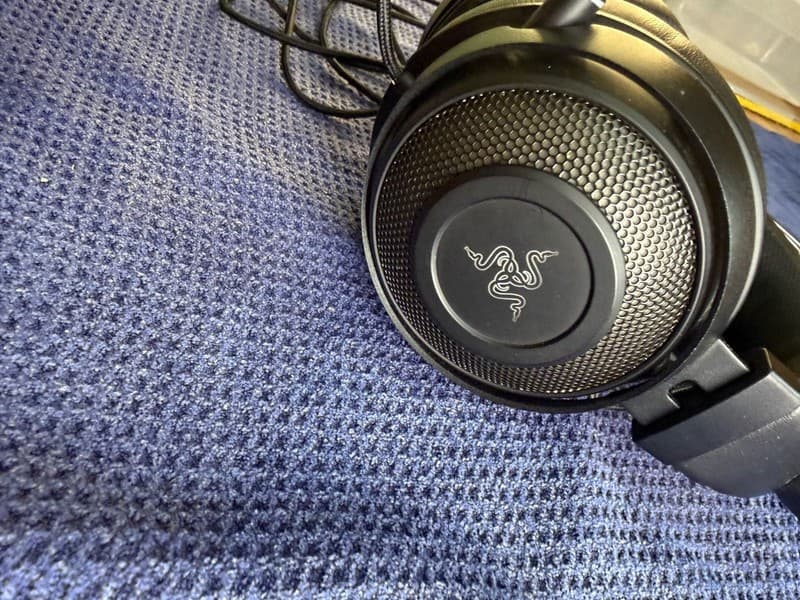 Razer Kraken Kitty Edition RGB USB Wired Gaming Headset - Classic Black - Thumbnail 6