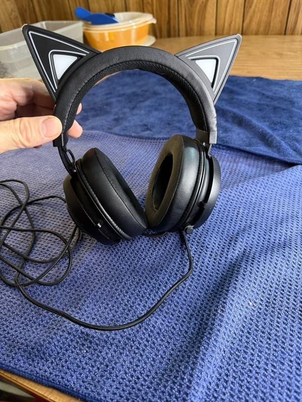 Razer Kraken Kitty Edition RGB USB Wired Gaming Headset - Classic Black - Thumbnail 2