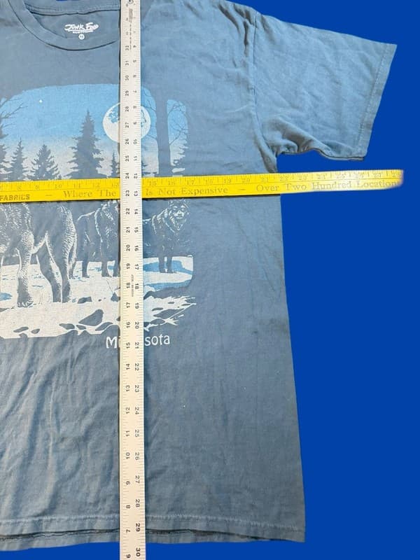 Junk Food Clothing Minnesota Wolves Moon Graphic T-Shirt Medium - Thumbnail 6