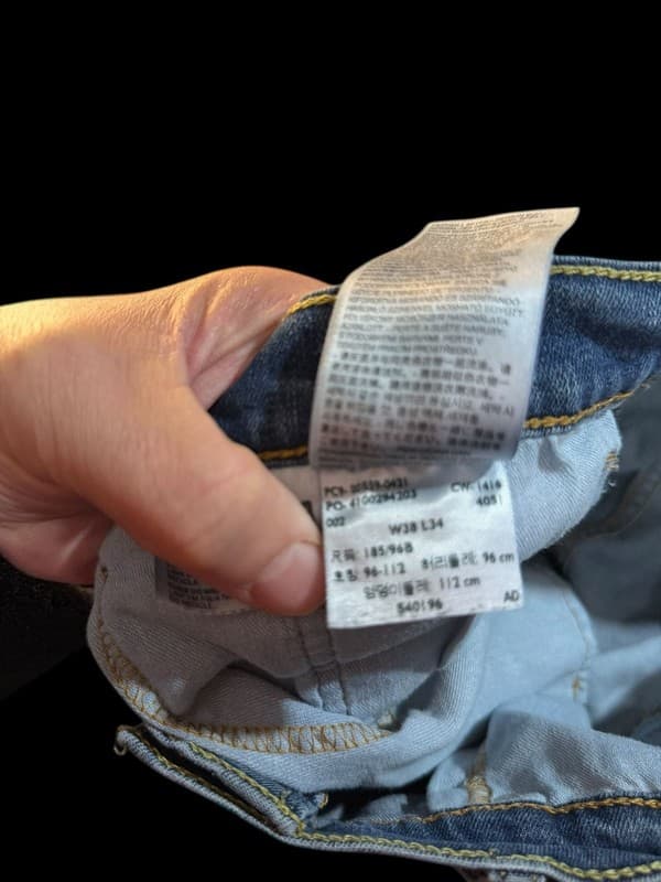 Levis 550 Relaxed Fit Jeans Mens 38x34 Medium Wash Vintage Distressed Frayed - Thumbnail 5