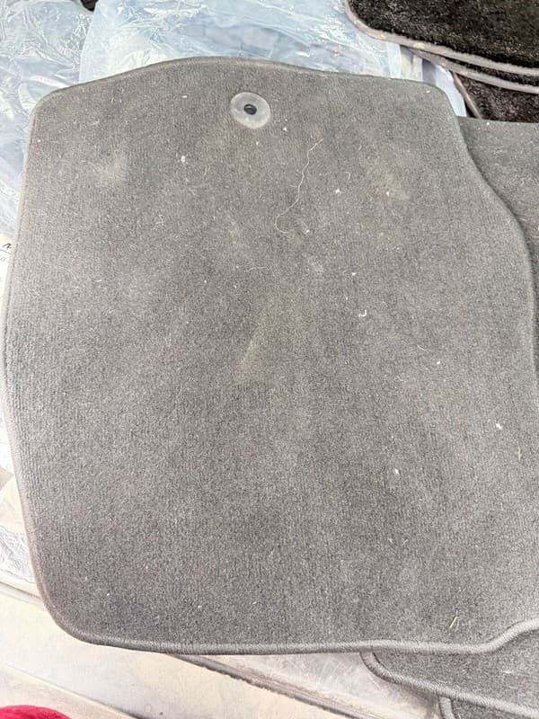 OEM Ford Explorer 2020-2023 Carpet Floor Mats Set - Black - Genuine GZ03A - Thumbnail 3