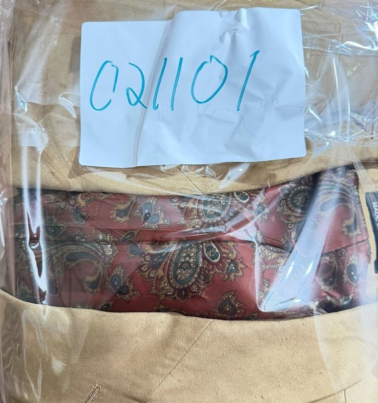 Chaps Men's Tan Faux Suede Two-Button Blazer with Paisley Lining - Thumbnail 10