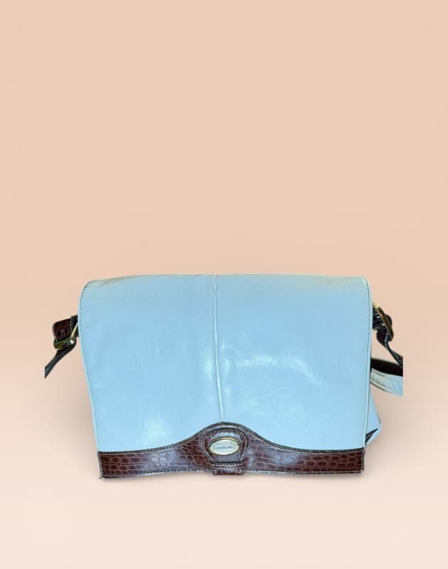 Vintage Carryland White Faux Leather Crossbody Bag with Brown Croc Trim - Image 1