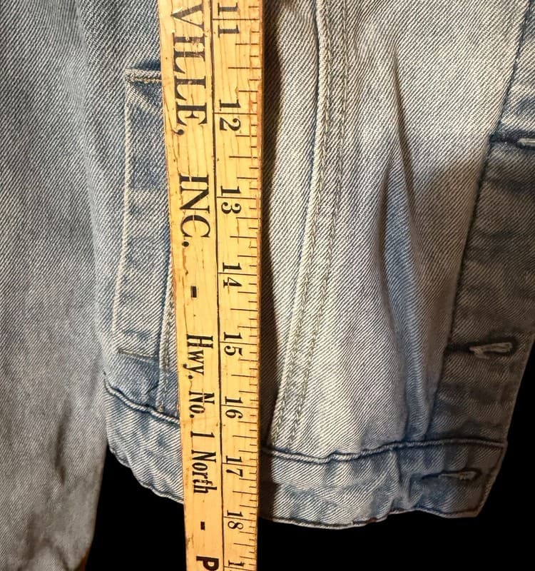 Ranbeeri Women’s Light Wash Denim Jacket Cropped Button Front Size M - Thumbnail 4