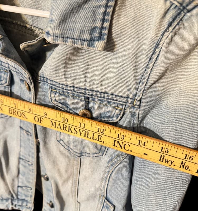 Ranbeeri Women’s Light Wash Denim Jacket Cropped Button Front Size M - Thumbnail 5