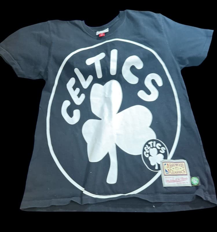 Mitchell & Ness Boston Celtics Big Face 3.0 SS Hardwood Classics Black Tee Shirt - Image 1