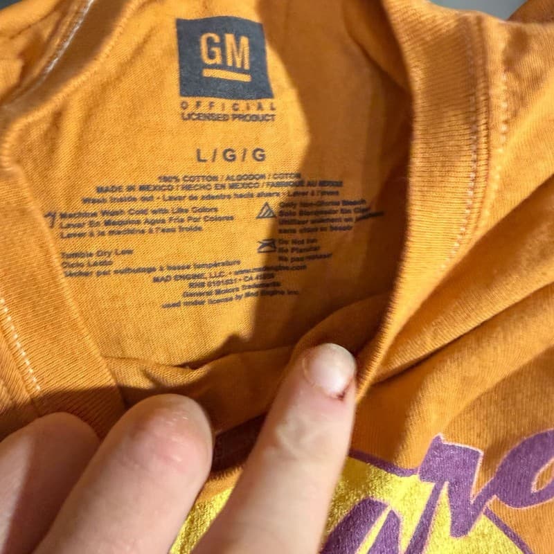 Woman's Chevrolet Camaro Cropped T-Shirt - Thumbnail 3