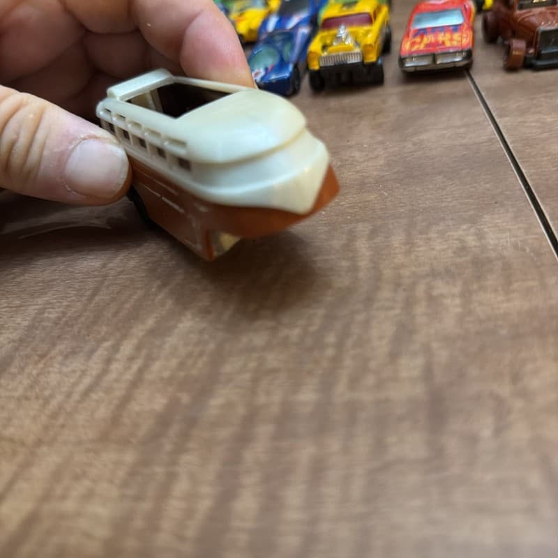 Hot Wheels Custom Volkswagen Hauler Blue Flames - Thumbnail 3